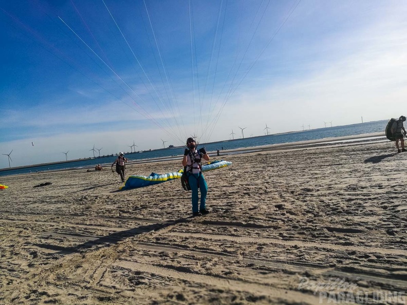 FZ38.18 Zoutelande-Paragliding-165