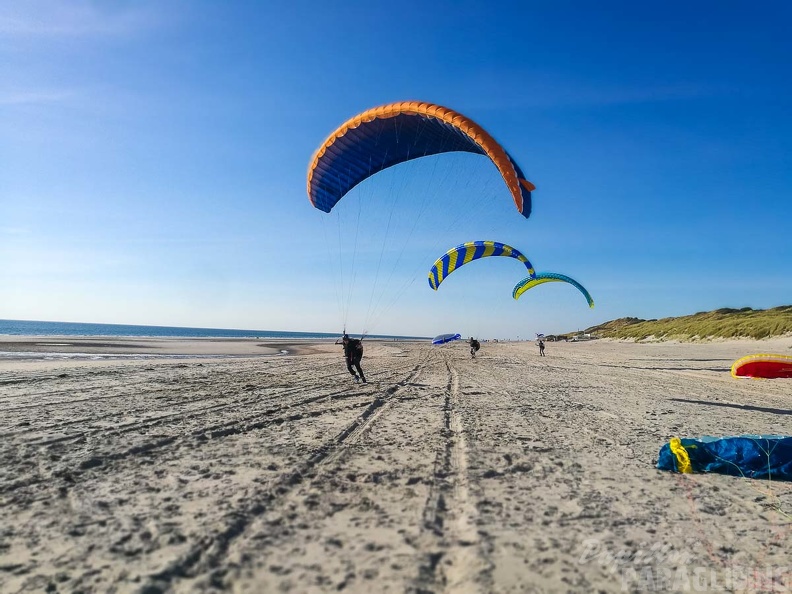 FZ38.18 Zoutelande-Paragliding-170