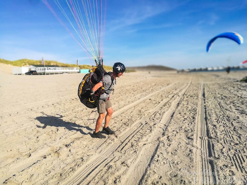 FZ38.18 Zoutelande-Paragliding-177