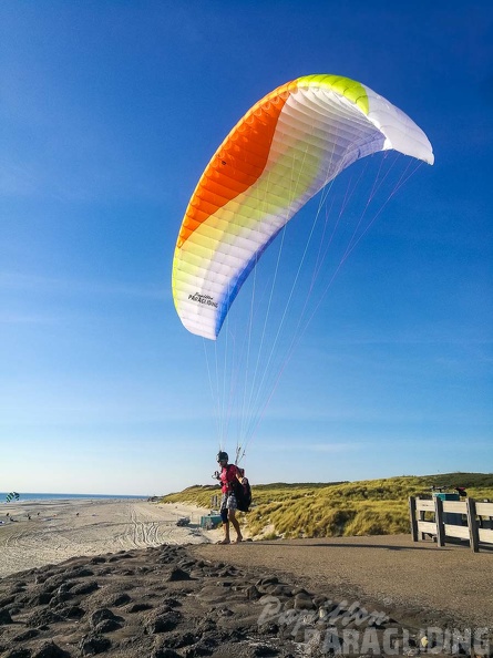 FZ38.18 Zoutelande-Paragliding-182