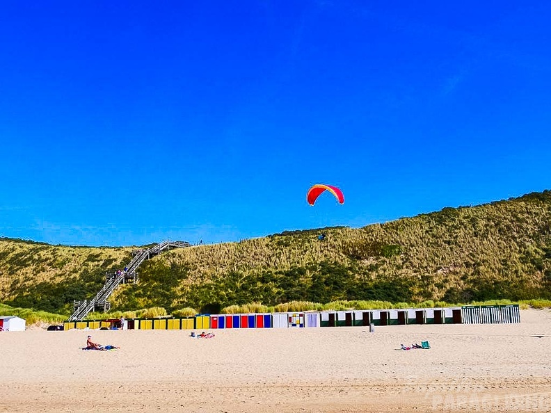 FZ38.18 Zoutelande-Paragliding-202