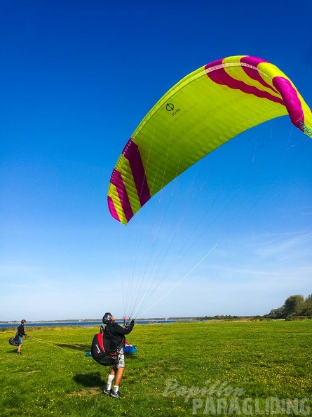 FZ38.18 Zoutelande-Paragliding-249