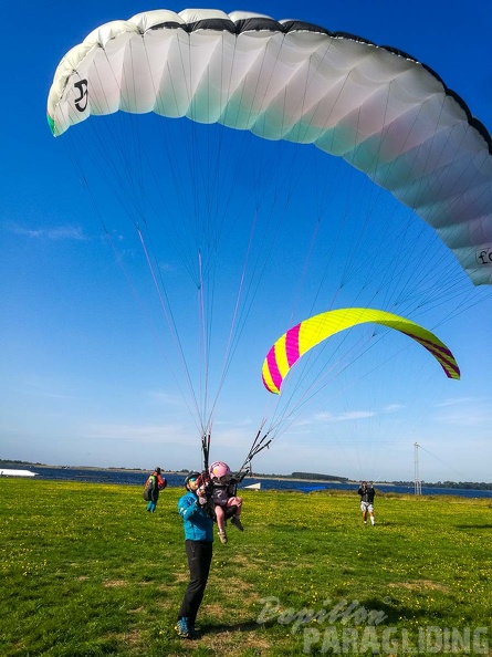 FZ38.18 Zoutelande-Paragliding-255