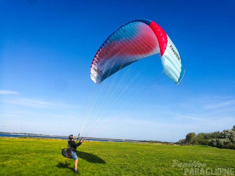 FZ38.18 Zoutelande-Paragliding-259