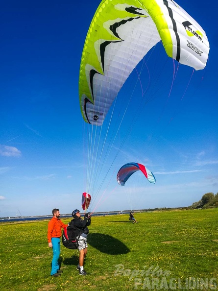 FZ38.18 Zoutelande-Paragliding-287