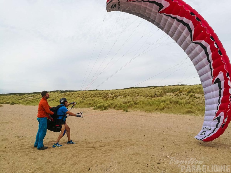 FZ38.18 Zoutelande-Paragliding-307