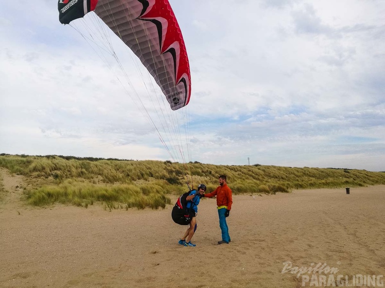 FZ38.18 Zoutelande-Paragliding-315