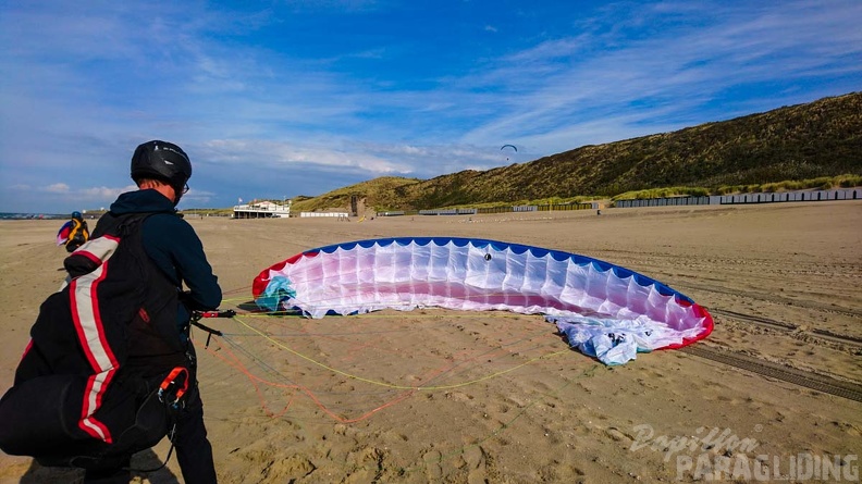 FZ37.19 Zoutelande-Paragliding-118