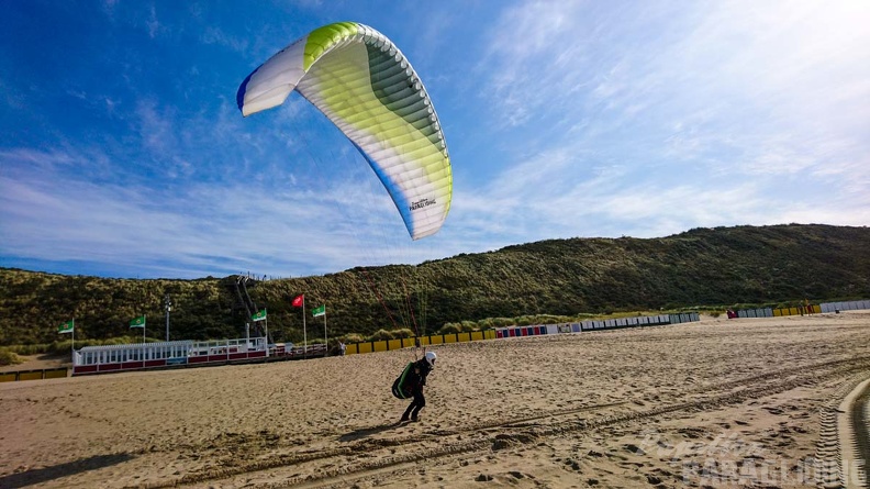 FZ37.19 Zoutelande-Paragliding-131