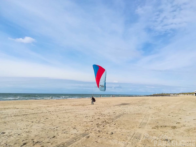 FZ37.19 Zoutelande-Paragliding-154