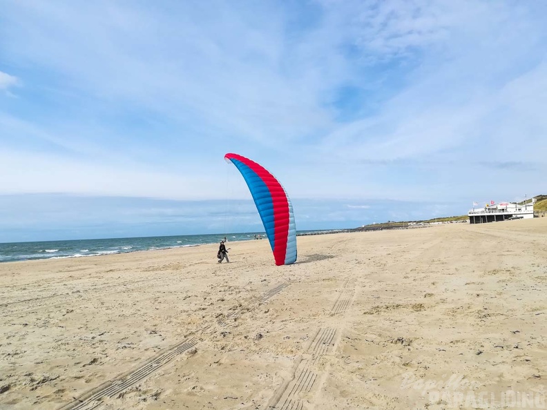 FZ37.19 Zoutelande-Paragliding-155