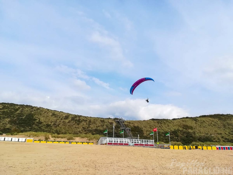 FZ37.19 Zoutelande-Paragliding-224