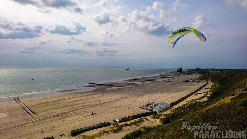 FZ37.19 Zoutelande-Paragliding-231