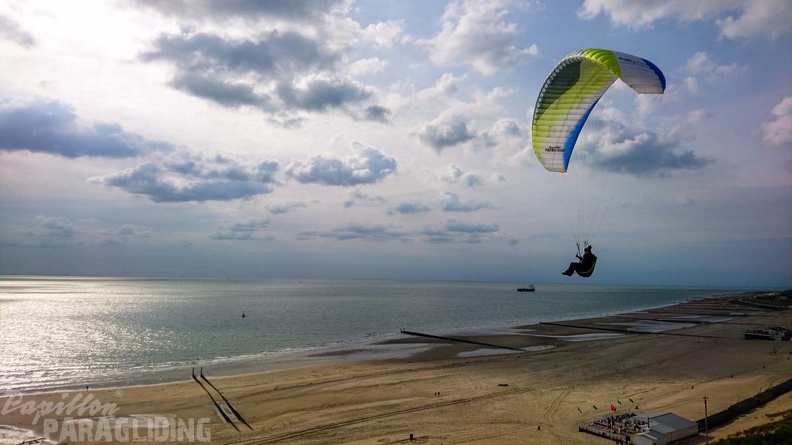 FZ37.19 Zoutelande-Paragliding-232