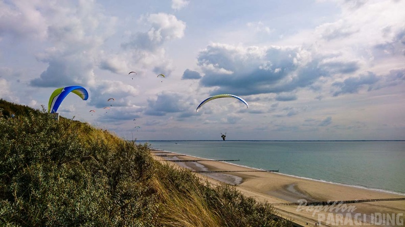 FZ37.19 Zoutelande-Paragliding-238