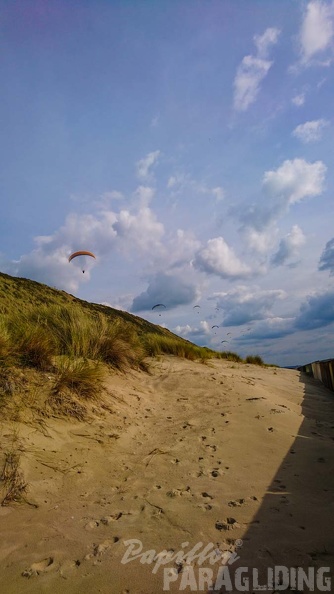 FZ37.19 Zoutelande-Paragliding-240