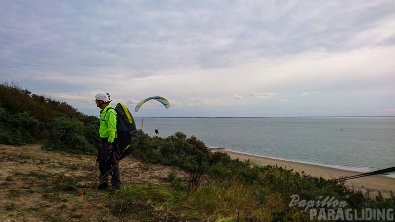 FZ37.19 Zoutelande-Paragliding-252