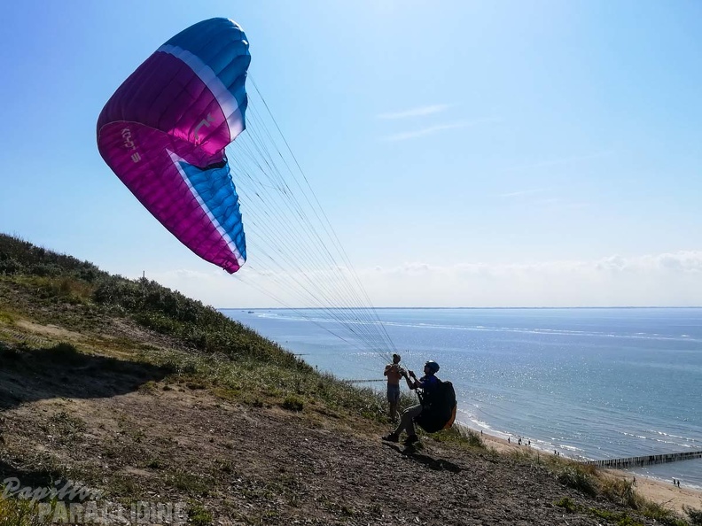 FZ37.19 Zoutelande-Paragliding-292