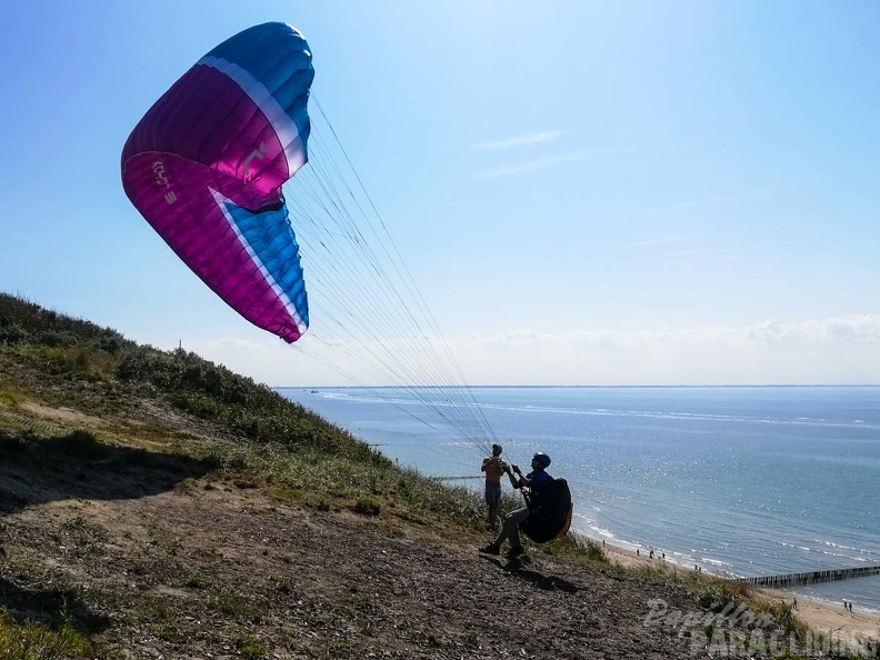 FZ37.19 Zoutelande-Paragliding-292