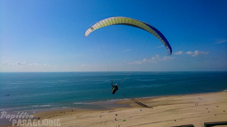 FZ37.19 Zoutelande-Paragliding-333