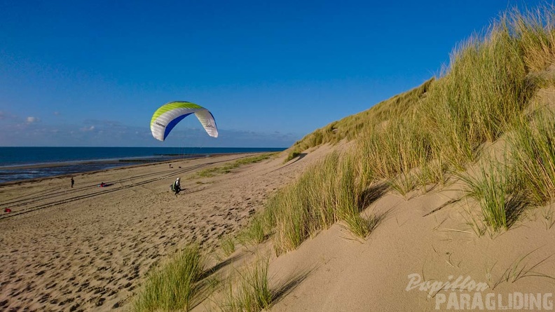 FZ37.19 Zoutelande-Paragliding-347