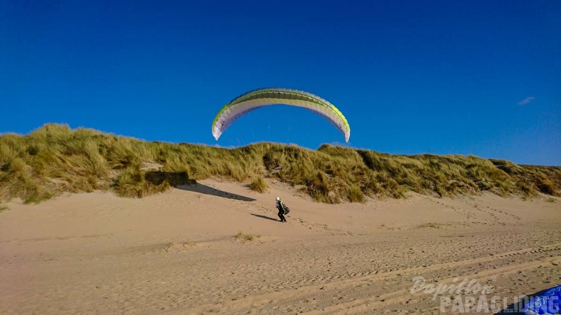 FZ37.19 Zoutelande-Paragliding-352