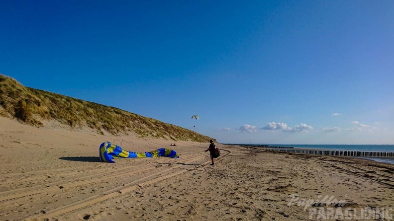 FZ37.19 Zoutelande-Paragliding-359