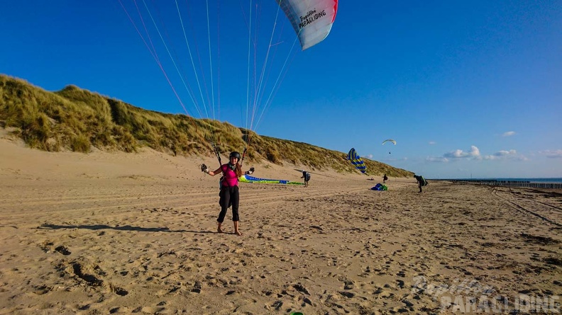 FZ37.19 Zoutelande-Paragliding-369