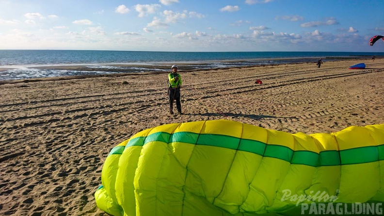 FZ37.19 Zoutelande-Paragliding-375