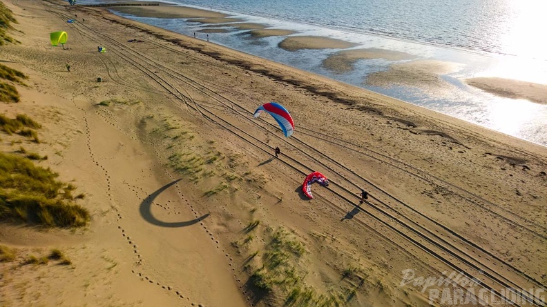 FZ37.19 Zoutelande-Paragliding-383