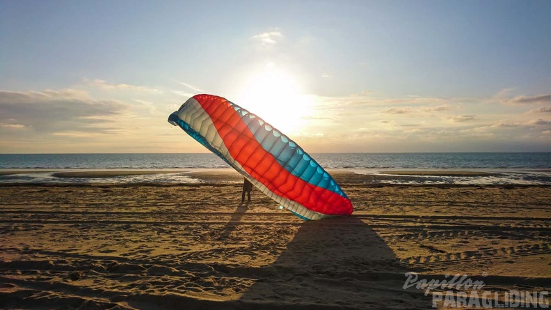 FZ37.19 Zoutelande-Paragliding-398