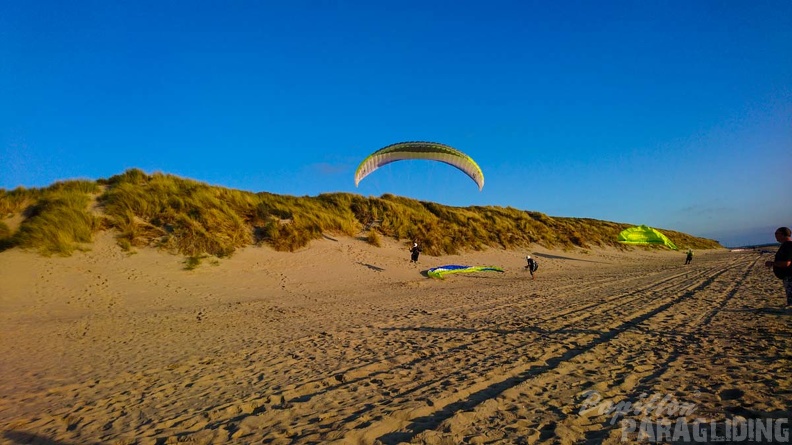 FZ37.19 Zoutelande-Paragliding-403