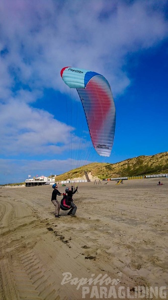 FZ37.19 Zoutelande-Paragliding-428