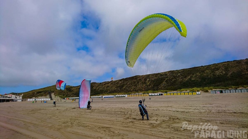 FZ37.19 Zoutelande-Paragliding-432