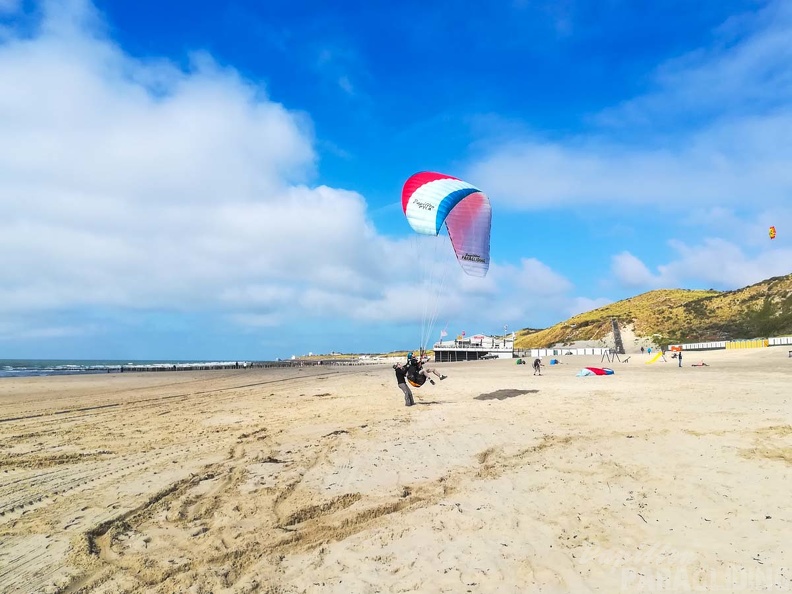 FZ37.19 Zoutelande-Paragliding-445