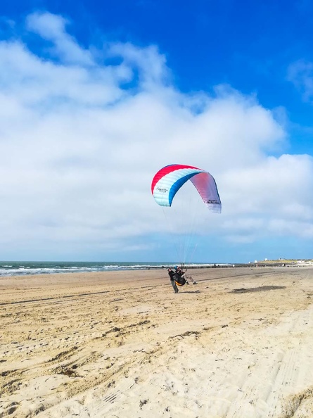 FZ37.19 Zoutelande-Paragliding-447