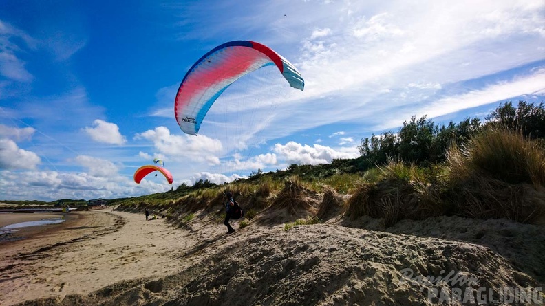 FZ37.19 Zoutelande-Paragliding-517