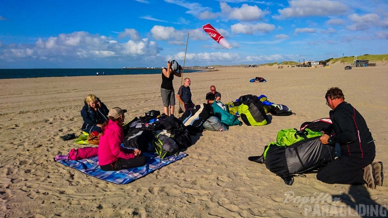 FZ37.19 Zoutelande-Paragliding-556