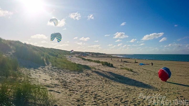 FZ37.19 Zoutelande-Paragliding-566