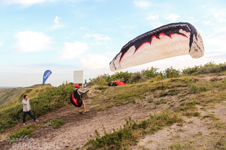 Paragliding Zoutelande-387