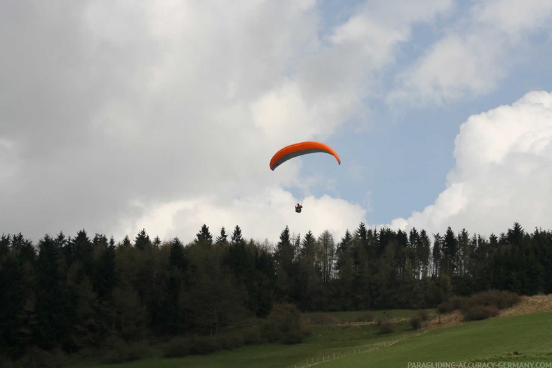 2008 ES12.08 Sauerland Gleitschirm 001