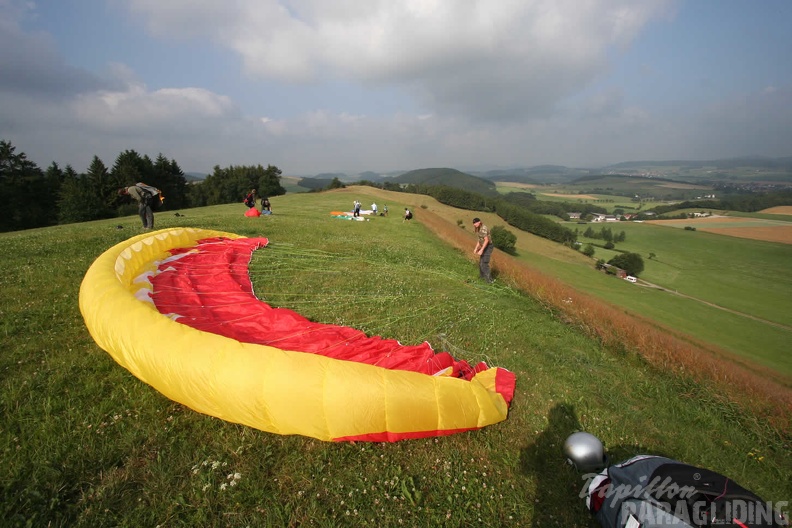 2009 EHF Wirmighausen Gleitschirm 006