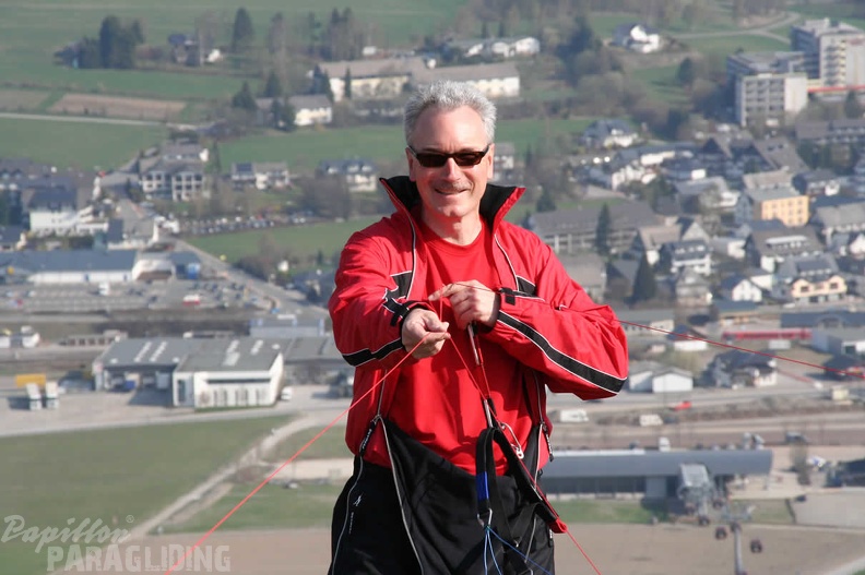 2009 EK15.09 Sauerland Paragliding 005
