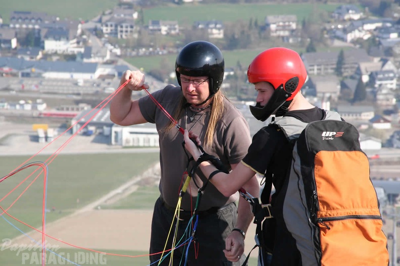2009 EK15.09 Sauerland Paragliding 018