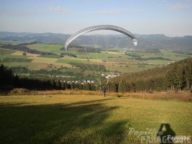 2012 EK.31.12 Gleitschirmfliegen 111