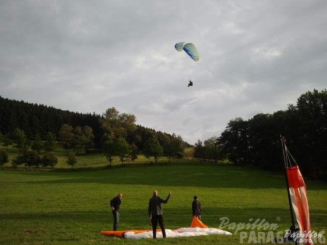 2012 EK.33.12 Gleitschirmfliegen 006