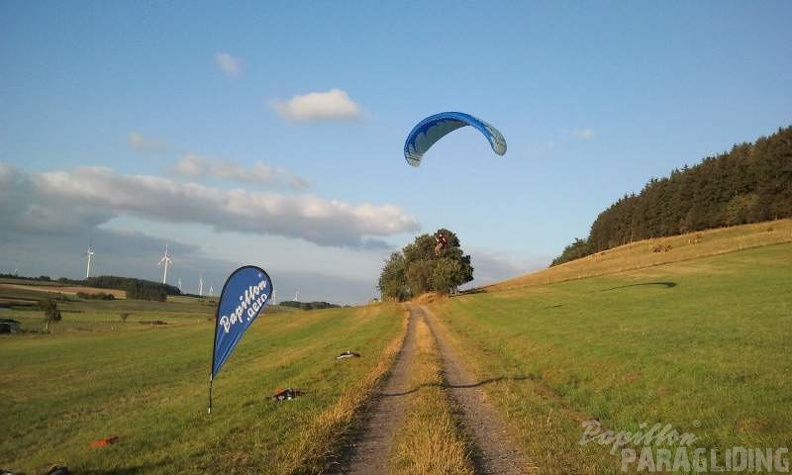 2012 ES.36.12 Paragliding 046