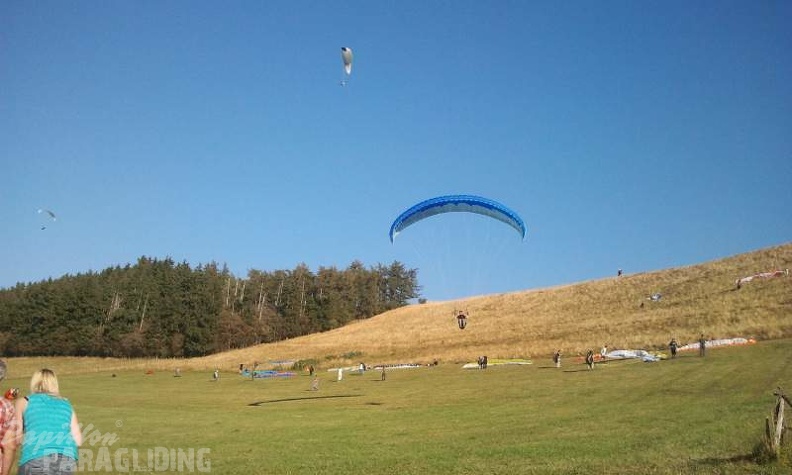 2012 ES.37.12 Paragliding 008