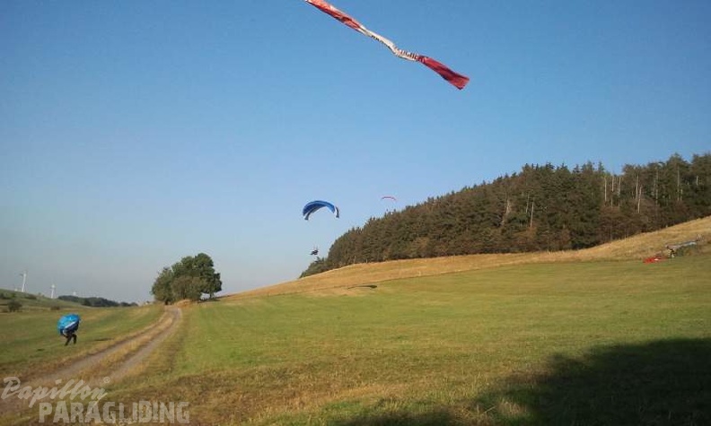 2012 ES.37.12 Paragliding 029