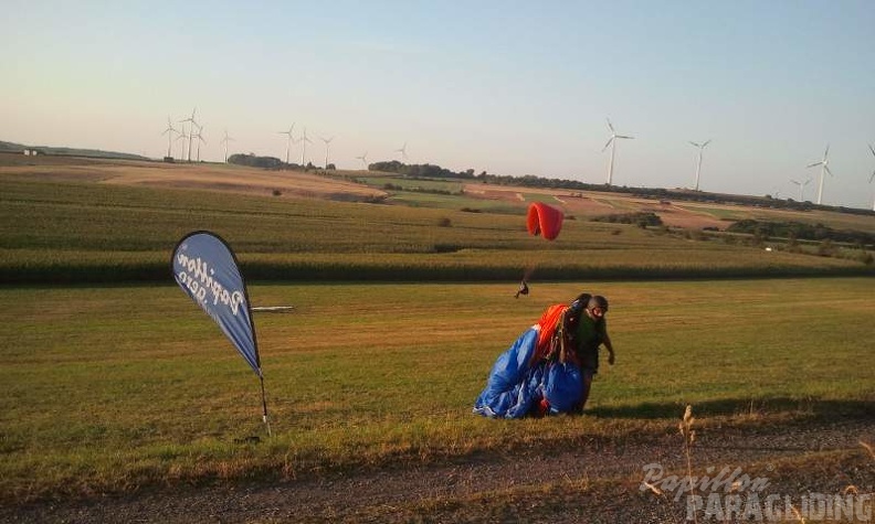 2012 ES.37.12 Paragliding 047